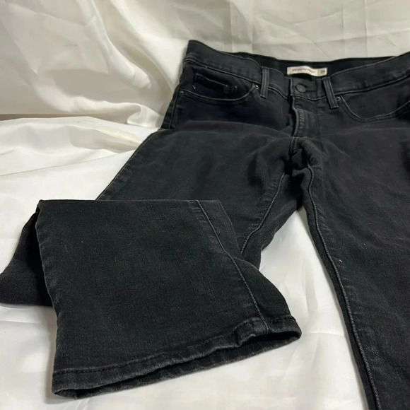 Levi Strauss 314 SHAPING STRAIGHT WOMEN'S JEANS. Size 29  Black NWOT - Picture 4 of 8